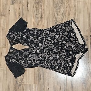 TOBI lace romper Size L black lace short sleeve open back NWT